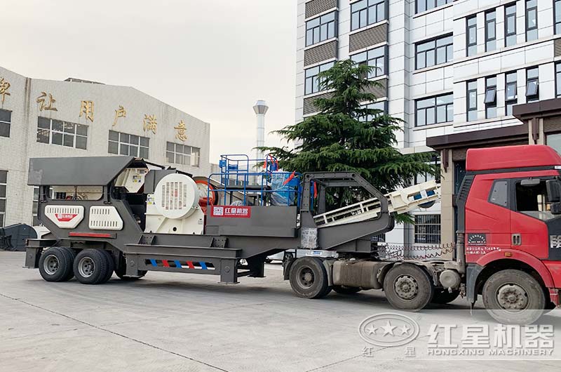 掛上車頭前往建渣粉碎場(chǎng)地 掛上車頭前往建渣粉碎場(chǎng)地