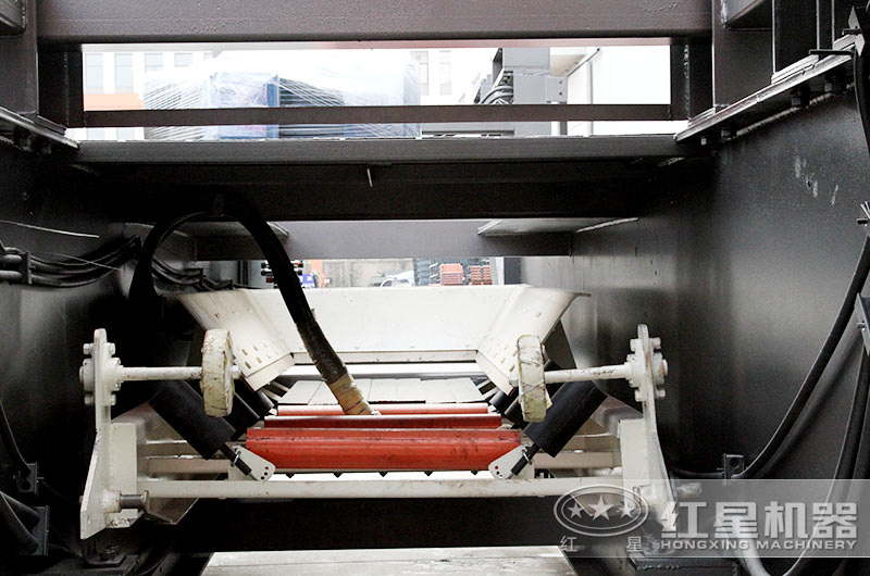 移動磚渣粉碎機內(nèi)部構造 移動磚渣粉碎機內(nèi)部構造