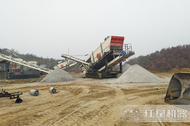 合理搭配的多級移動碎石生產線現場 合理搭配的多級移動碎石生產線現場