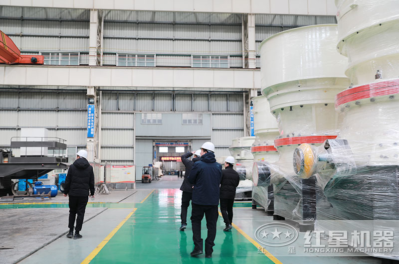 山東濟南用戶來廠考察選購鐵礦石破碎機 山東濟南用戶來廠考察選購鐵礦石破碎機