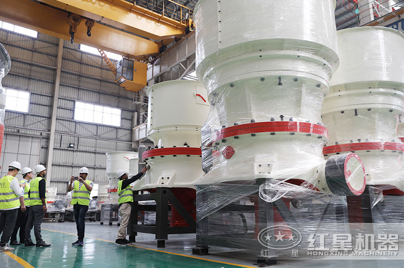 江西用戶來廠參觀考察圓錐破碎機(jī) 江西用戶來廠參觀考察圓錐破碎機(jī)