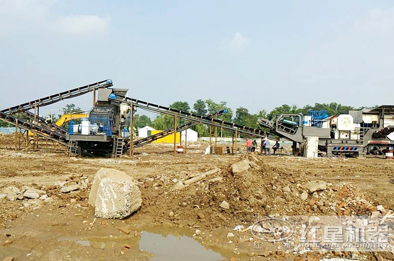 移動(dòng)小顎破機(jī)搭配移動(dòng)反擊破生產(chǎn)現(xiàn)場 移動(dòng)小顎破機(jī)搭配移動(dòng)反擊破生產(chǎn)現(xiàn)場