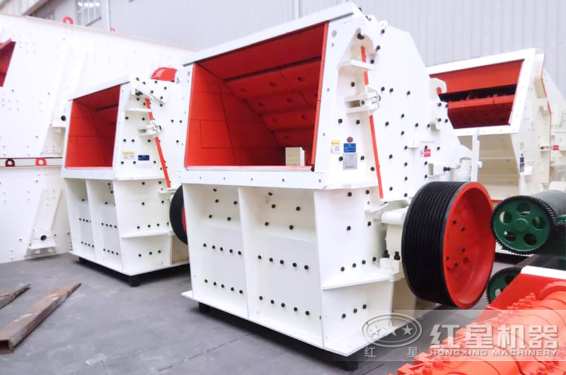 采用擊打式粉碎方式的反擊破 采用擊打式粉碎方式的反擊破