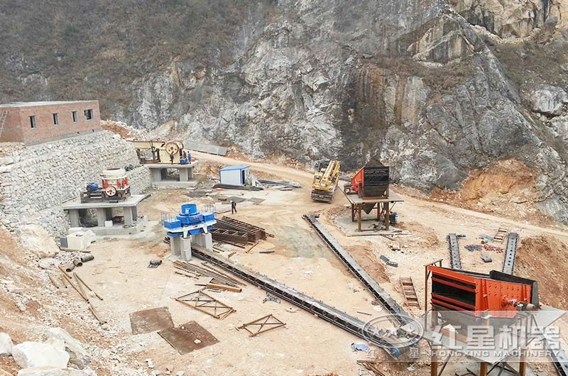 玄武巖制砂生產(chǎn)線安裝現(xiàn)場 玄武巖制砂生產(chǎn)線安裝現(xiàn)場