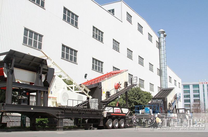 江西九江用戶來廠考察能移動的小型碎石機 江西九江用戶來廠考察能移動的小型碎石機