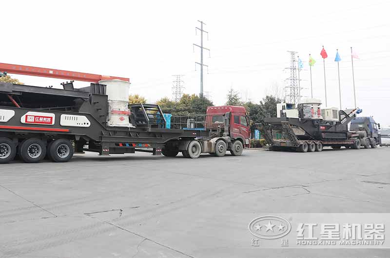 礦用移動石塊破碎機陸續發貨 礦用移動石塊破碎機陸續發貨
