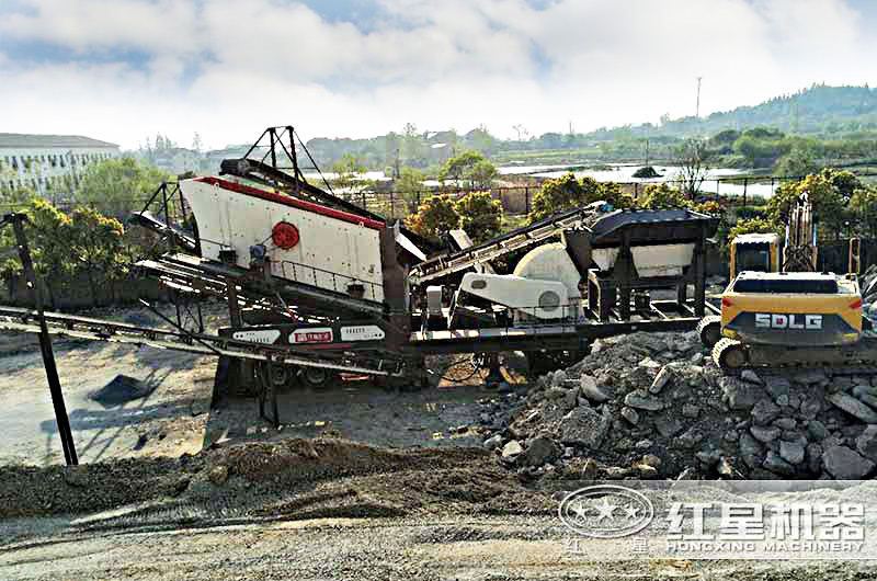 煤炭移動式破碎生產現場 煤炭移動式破碎生產現場