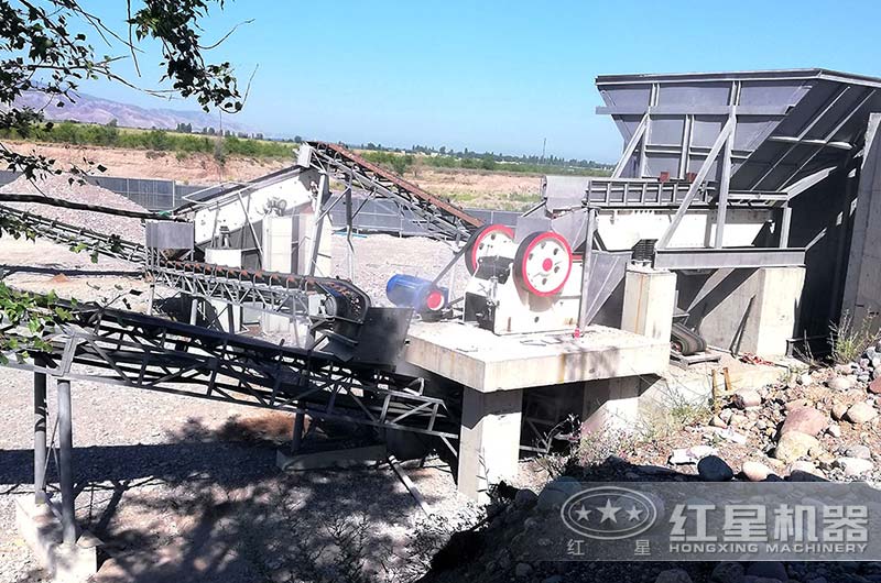 石頭顎破碎機作業現場 石頭顎破碎機作業現場