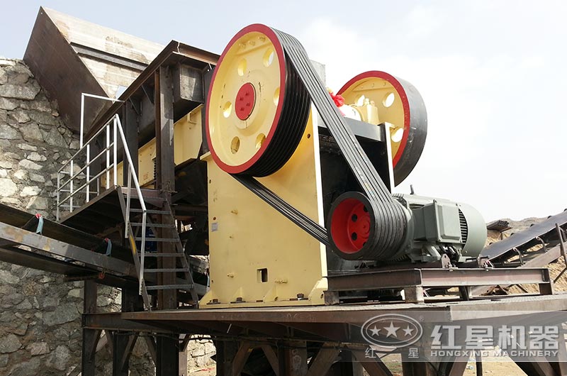 69型顎式破碎機作業現場 69型顎式破碎機作業現場