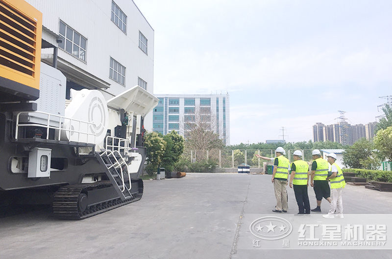 用戶來廠參觀考察環保全自動石英砂加工生產設備 用戶來廠參觀考察環保全自動石英砂加工生產設備