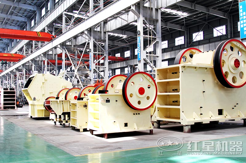 液壓保護顎式破碎機廠家車間一角 液壓保護顎式破碎機廠家車間一角