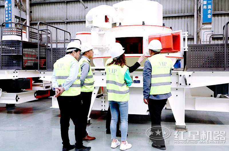 山東濱州用戶來廠參觀固定制砂機 山東濱州用戶來廠參觀固定制砂機