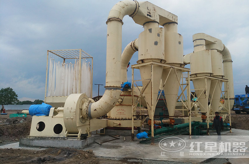 石膏磨粉加工現場 石膏磨粉加工現場