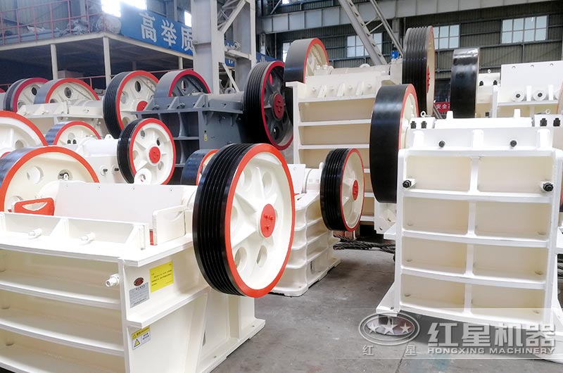 多種型號(hào)固定顎式破碎機(jī) 多種型號(hào)固定顎式破碎機(jī)