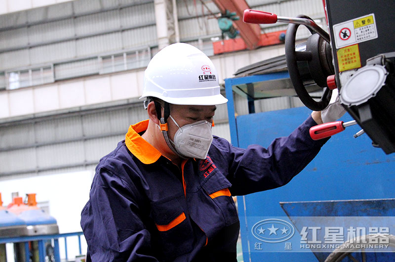 掌握先進生產工藝的紅星機器生產車間 掌握先進生產工藝的紅星機器生產車間