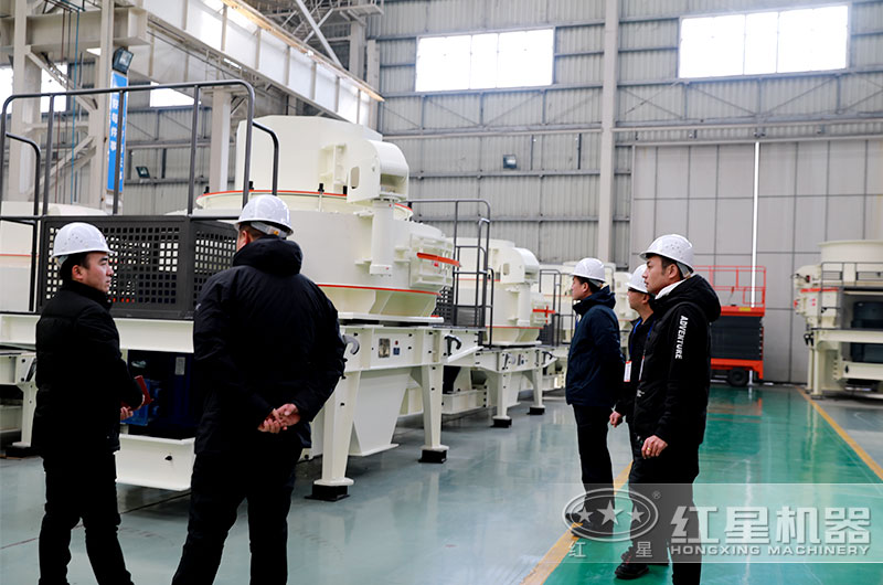 安徽安慶用戶來廠考察選購制沙機設備 安徽安慶用戶來廠考察選購制沙機設備