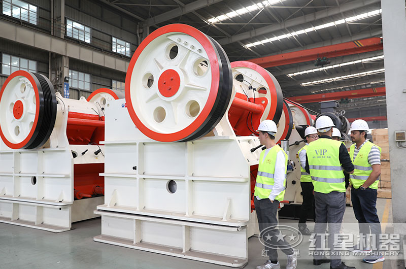 客戶來廠考察顎式破碎機 客戶來廠考察顎式破碎機