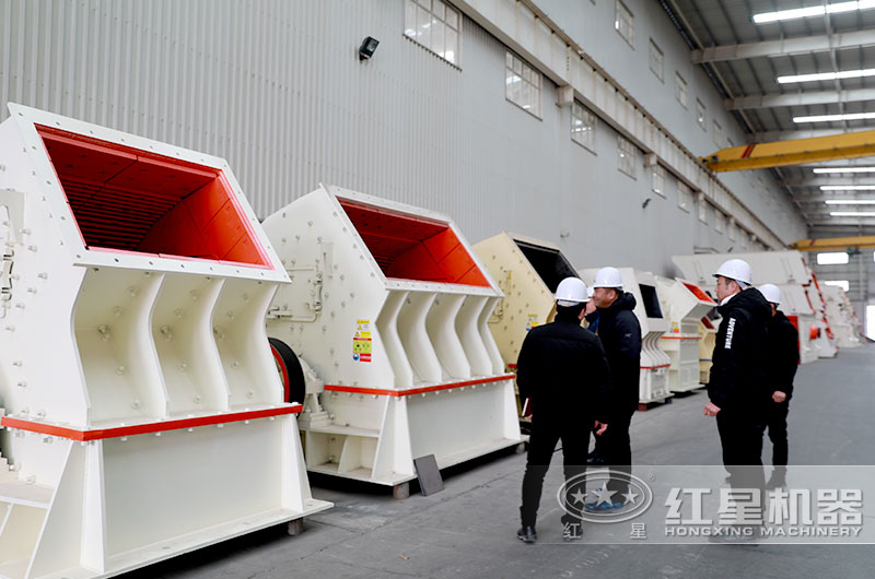 破碎鋼渣用哪種破碎機(jī)好？產(chǎn)量是多少？