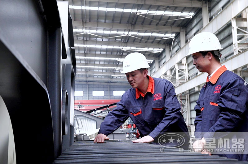 河南紅星工程師車間工作現場 河南紅星工程師車間工作現場