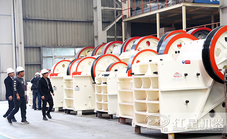 客戶來廠考察顎式破碎機 客戶來廠考察顎式破碎機