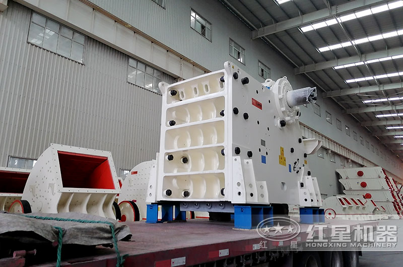 客戶訂購(gòu)的顎式破碎機(jī)準(zhǔn)備發(fā)貨 客戶訂購(gòu)的顎式破碎機(jī)準(zhǔn)備發(fā)貨