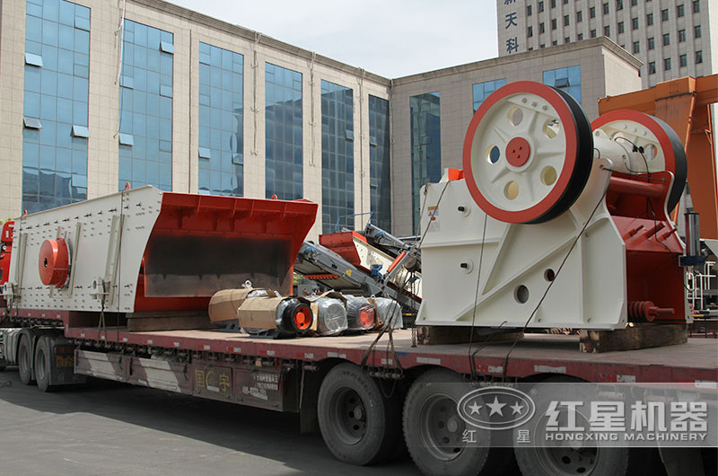 客戶訂購的顎式破碎機準備發貨 客戶訂購的顎式破碎機準備發貨