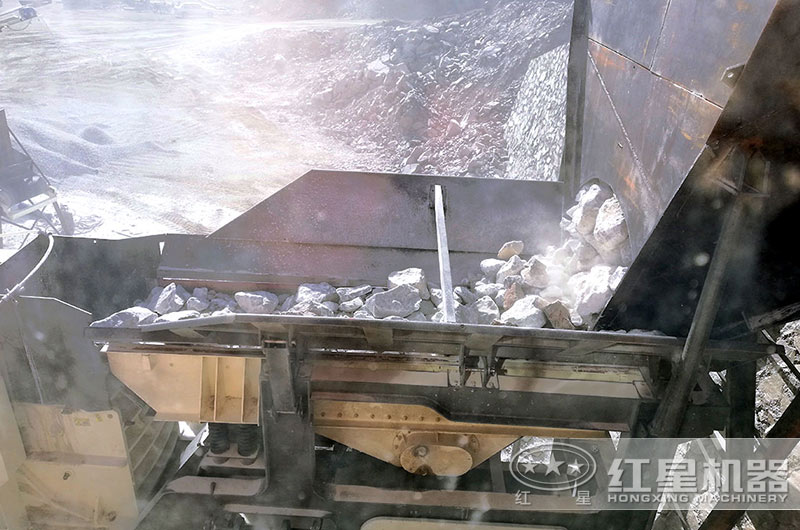 破碎機給料口實拍 破碎機給料口實拍