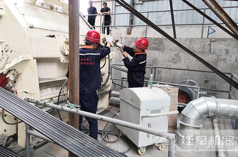 紅星技術人員到場檢修設備 紅星技術人員到場檢修設備