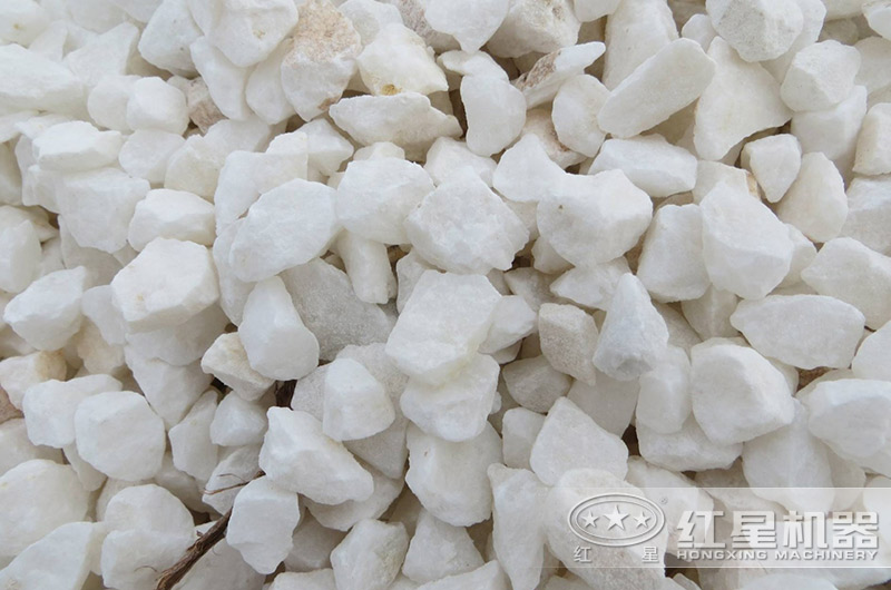 破碎加工后的白云石物料 破碎加工后的白云石物料