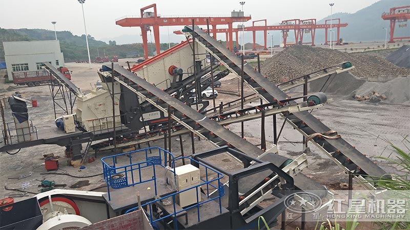 輪胎移動反擊制砂機加工現場 輪胎移動反擊制砂機加工現場