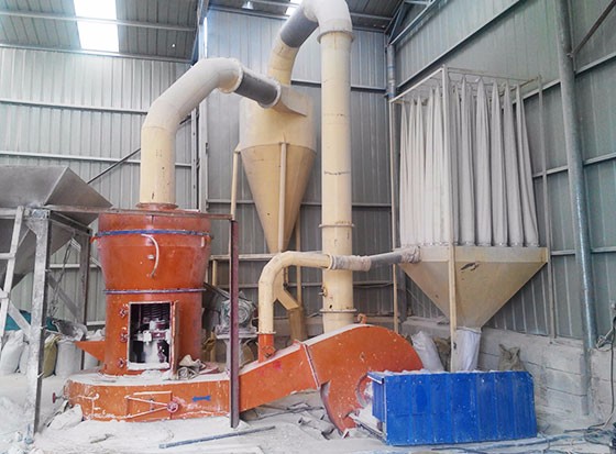 福建石灰石磨粉生產(chǎn)線現(xiàn)場 福建石灰石磨粉生產(chǎn)線現(xiàn)場